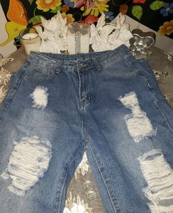 Women's Distressed Denim Jean's (4)